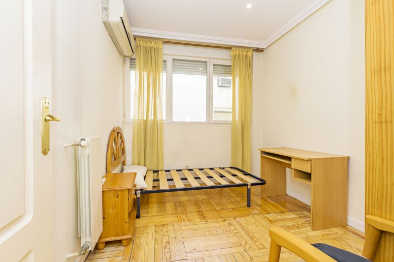 Pine Floor Installation in Saint Petersburg, FL